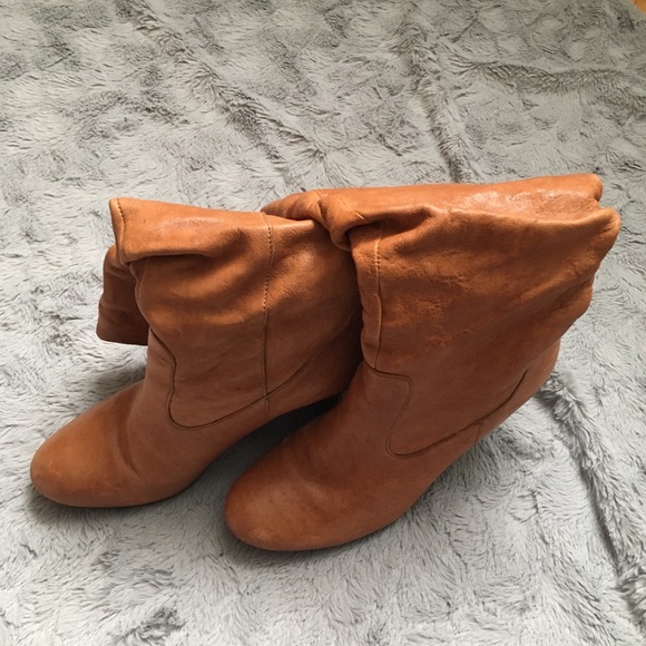 Faux Leather Booths - Picture 3 of 9